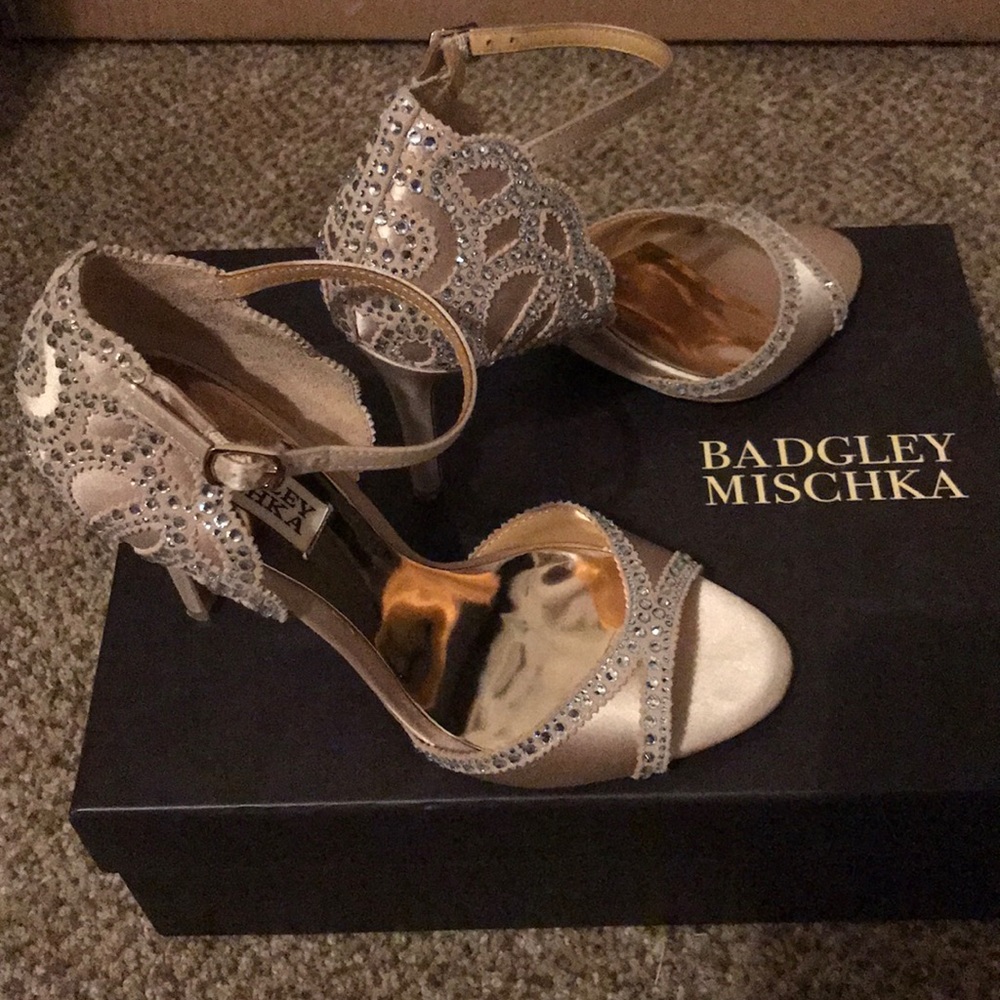 Badgley Mischka Roxy nude satin heels 7